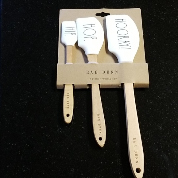 🐰Rae Dunn Easter Spatula Set - Picture 2 of 4